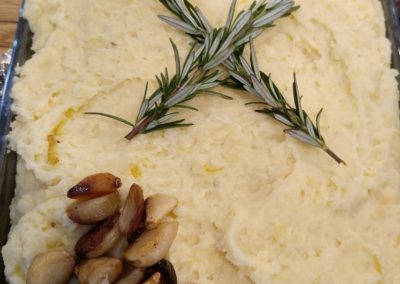 Roasted garlic and rosemary mashed